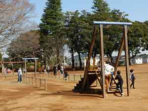 流山総合運動公園のアスレチックコース